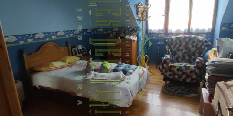 1631876091857-C