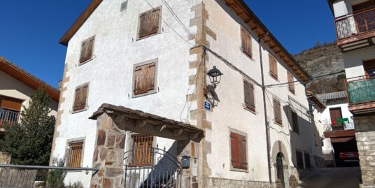 CASA GRANDE EN VENTA, YEBRA DE BASA