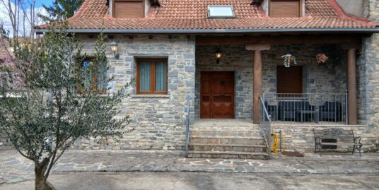 CASA EN VENTA, LARRES