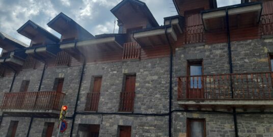 PISO EN VENTA. BIESCAS